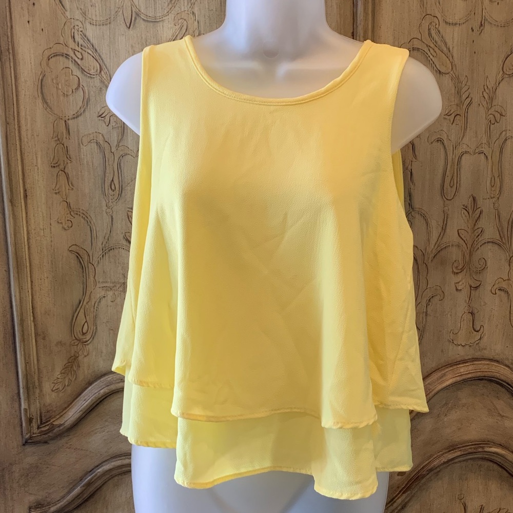 A’GACI Top Bright Yellow Sleeveless Flowy Lined Keyhole Back New With Tags M